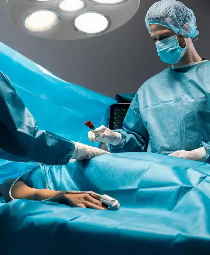 procedimiento-urologico-en-merida-hospital-quirurgico Procedimiento quirúrgico urológico realizado en hospital con equipo especializado en Mérida.
